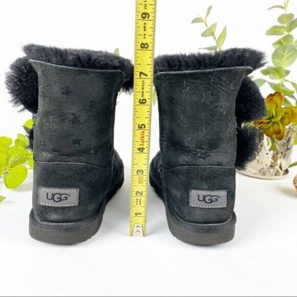 UGG Girls Bailey Button Boot Size 4 Start Print Black Suede Shearling Sherpa - Picture 4 of 7